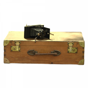 Valise en bois vintage